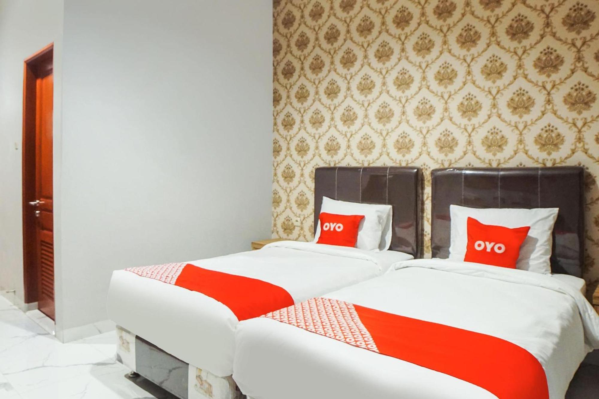 Super Oyo Capital O 92066 Papakoel Hotel & Cafe Medan Ngoại thất bức ảnh