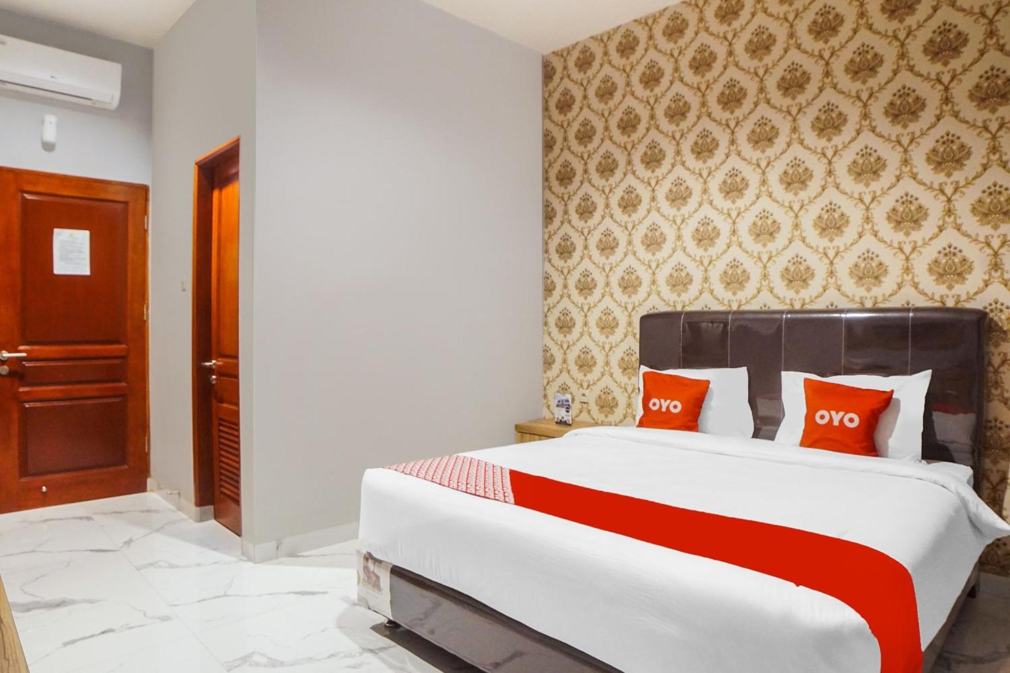 Super Oyo Capital O 92066 Papakoel Hotel & Cafe Medan Ngoại thất bức ảnh
