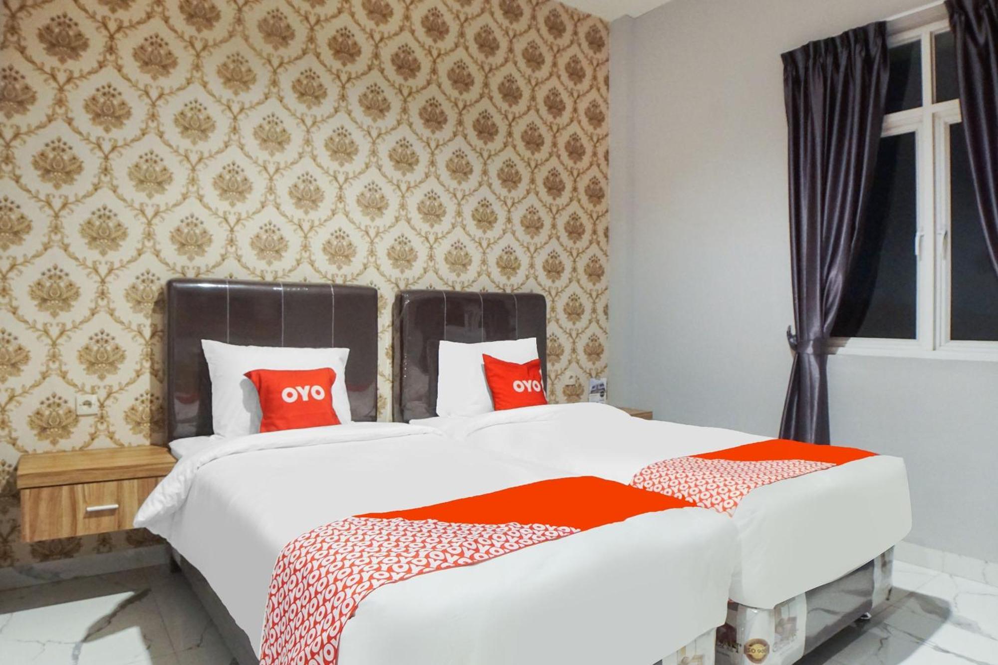 Super Oyo Capital O 92066 Papakoel Hotel & Cafe Medan Ngoại thất bức ảnh