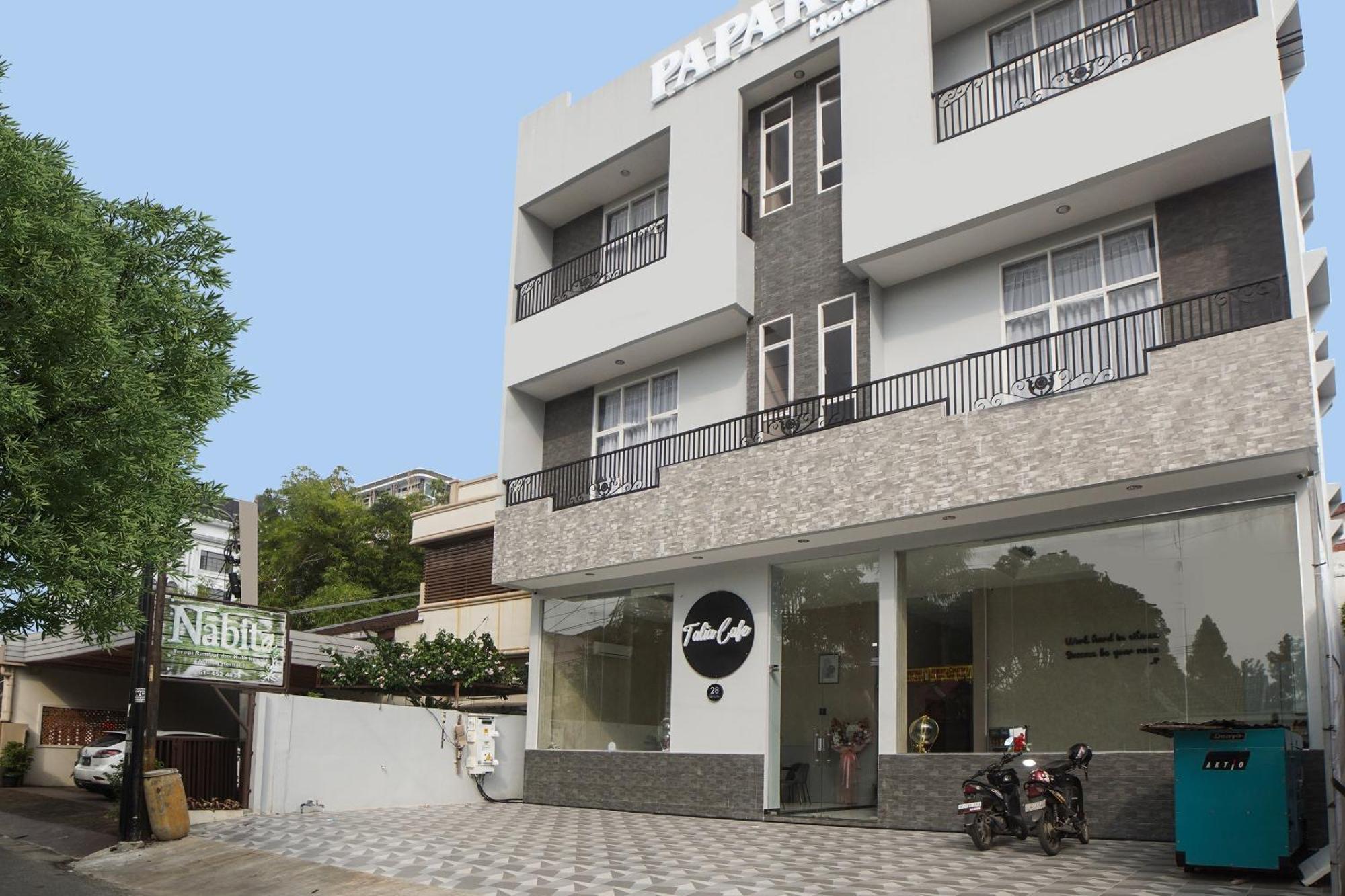 Super Oyo Capital O 92066 Papakoel Hotel & Cafe Medan Ngoại thất bức ảnh