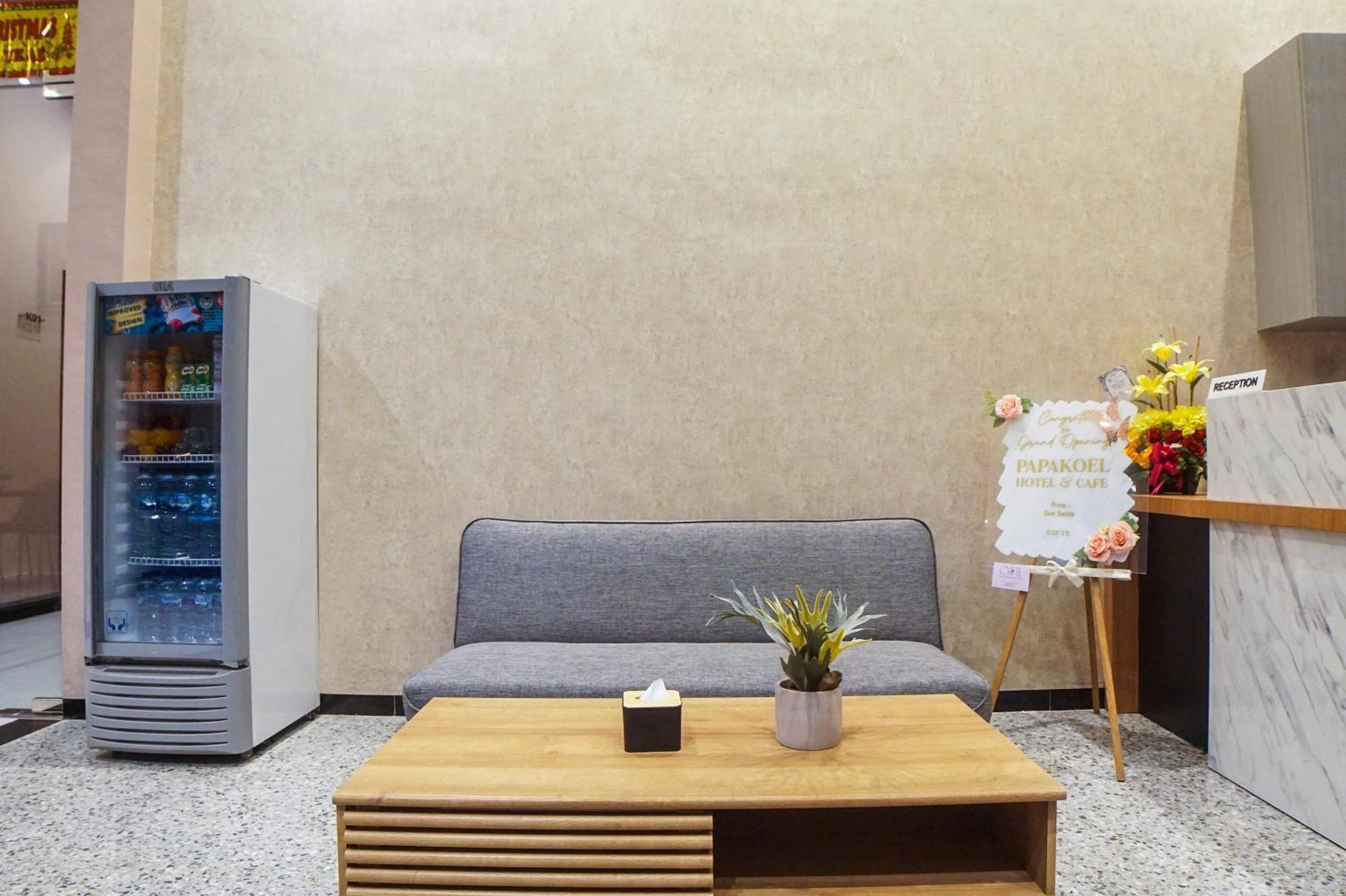 Super Oyo Capital O 92066 Papakoel Hotel & Cafe Medan Ngoại thất bức ảnh
