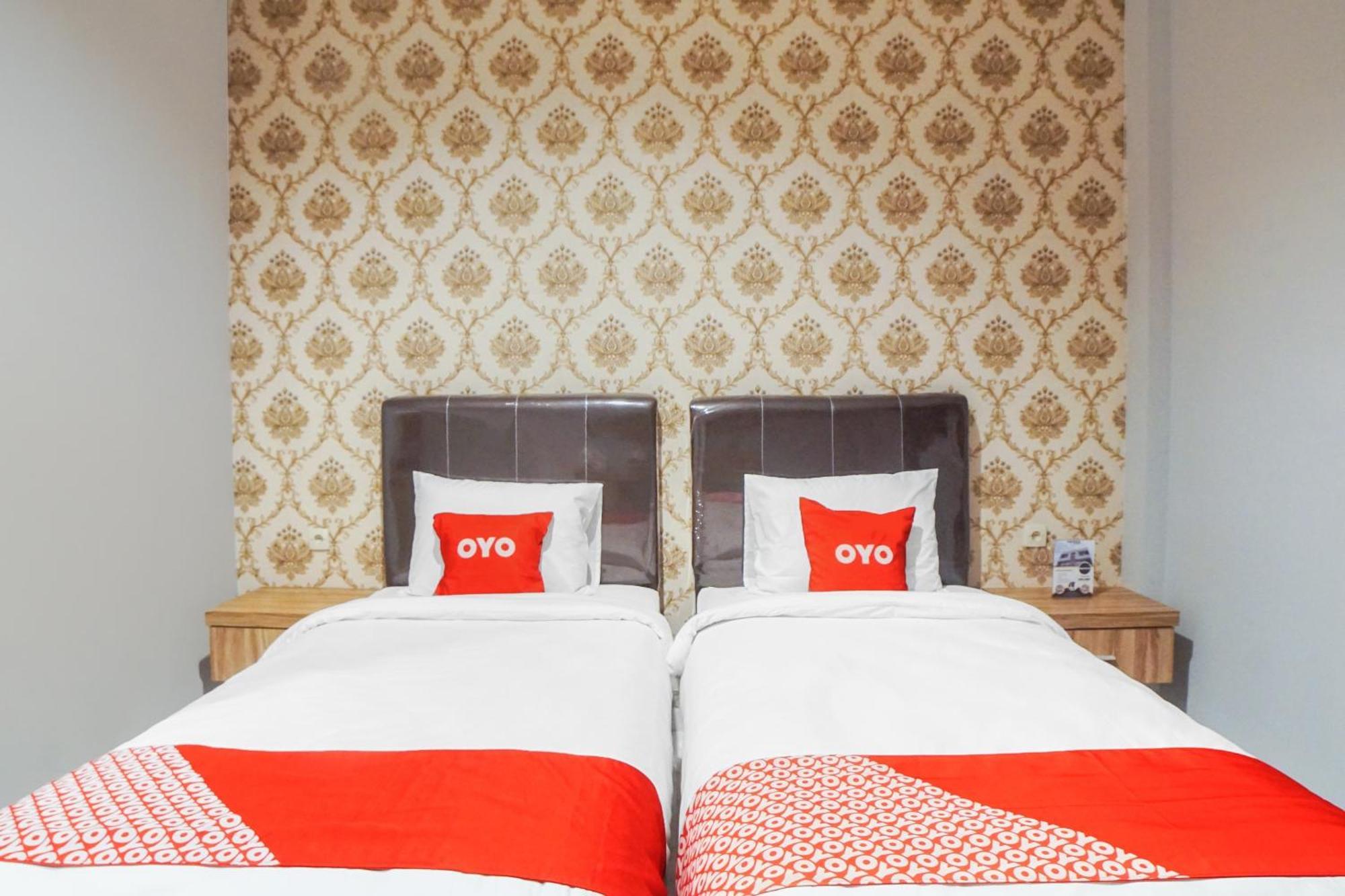 Super Oyo Capital O 92066 Papakoel Hotel & Cafe Medan Ngoại thất bức ảnh