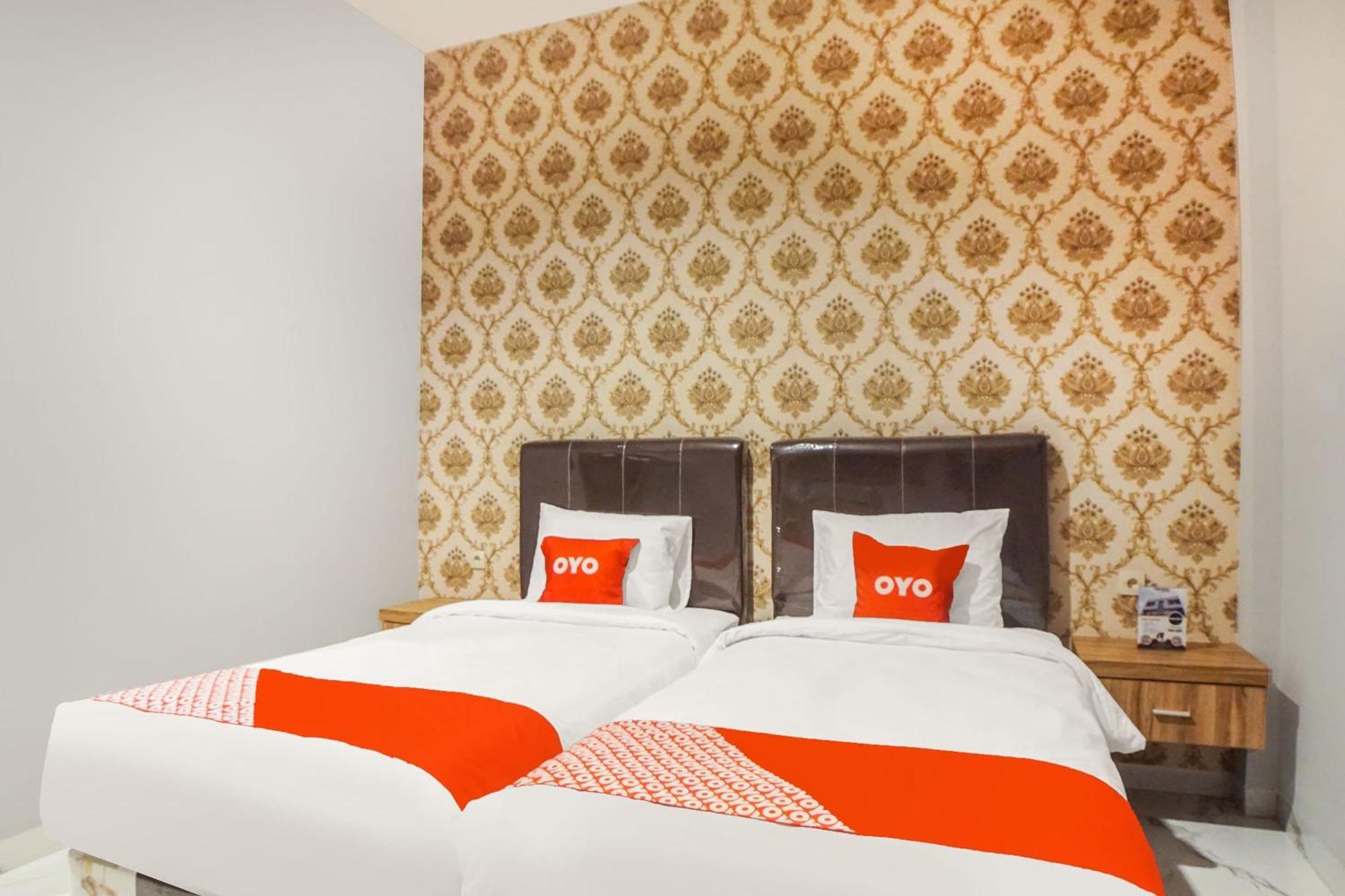Super Oyo Capital O 92066 Papakoel Hotel & Cafe Medan Ngoại thất bức ảnh